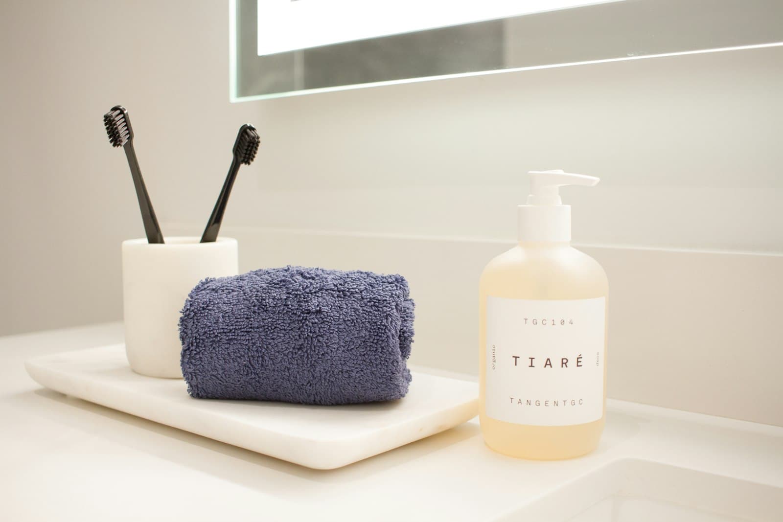 Tẩy trang hai bước có cần thiết không